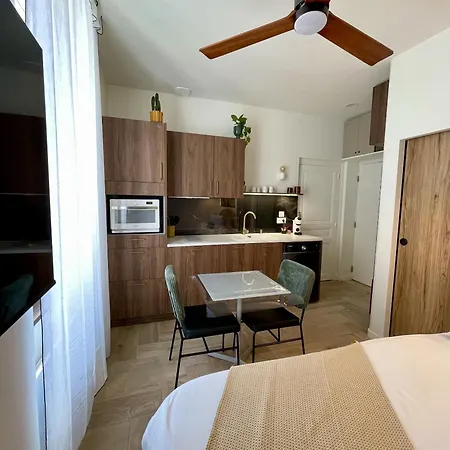 Le Moinet Fayard アパート